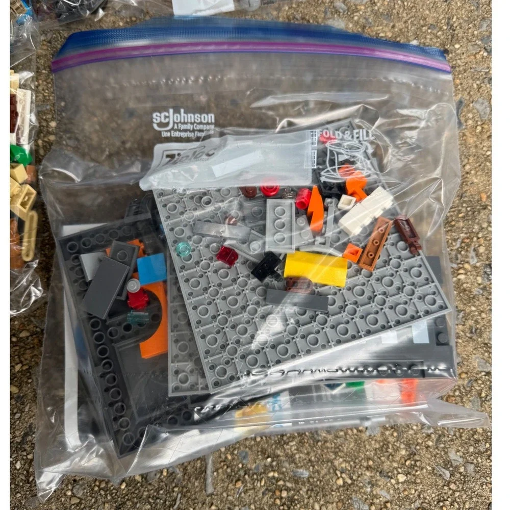 LEGO City Shopping Street 60306 Building Set Glow in the Dark Road Plates 533pc